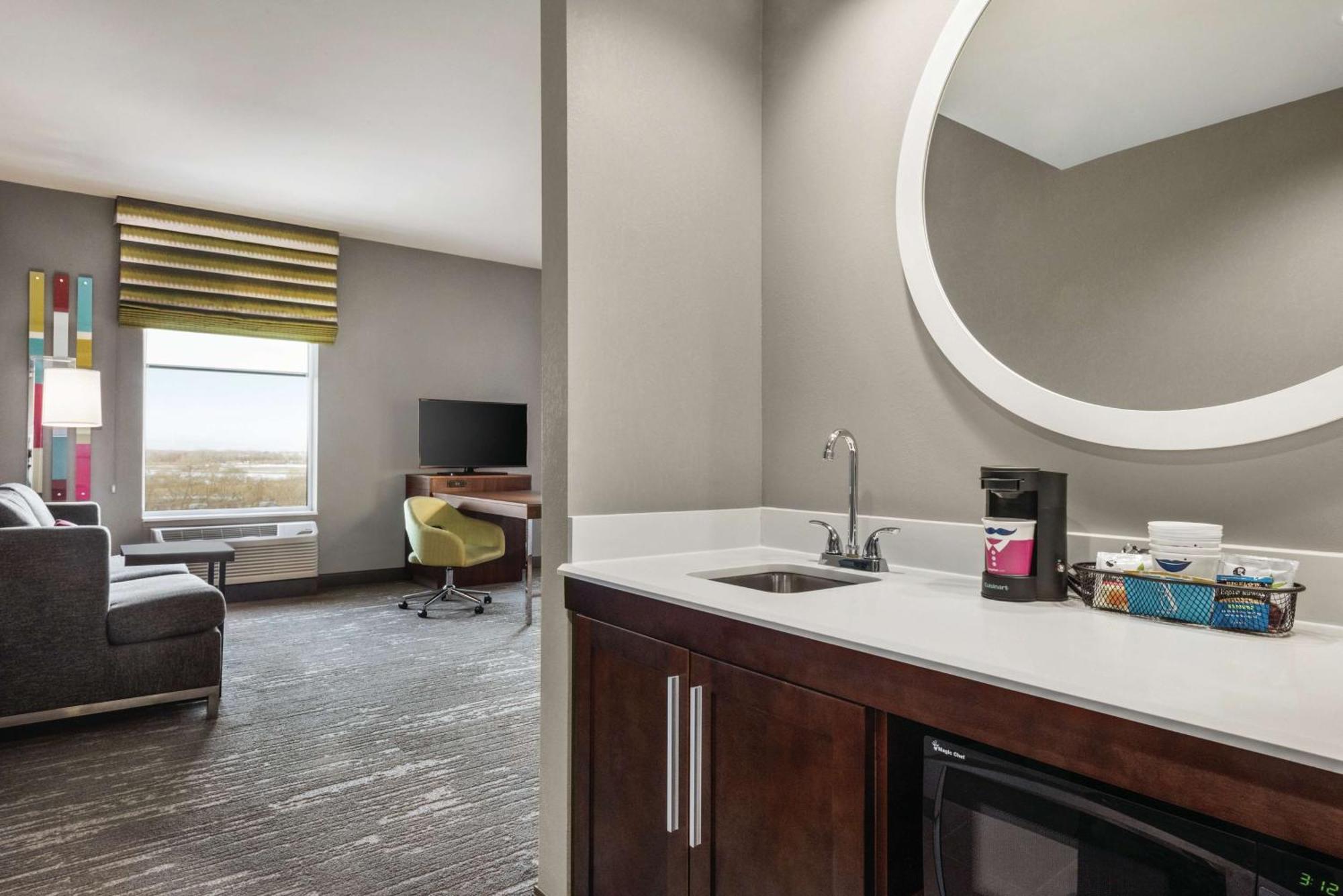 Hampton Inn Brooklyn Park Eksteriør bilde
