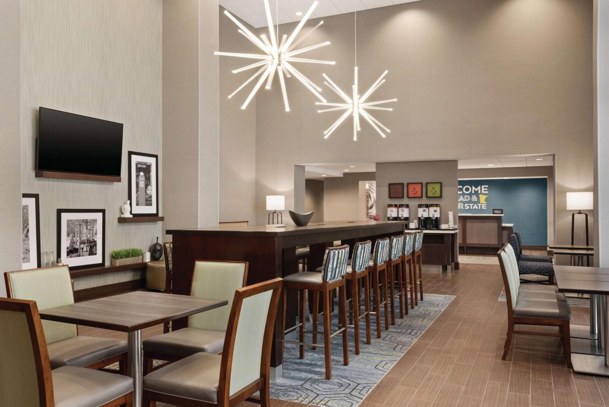 Hampton Inn Brooklyn Park Eksteriør bilde